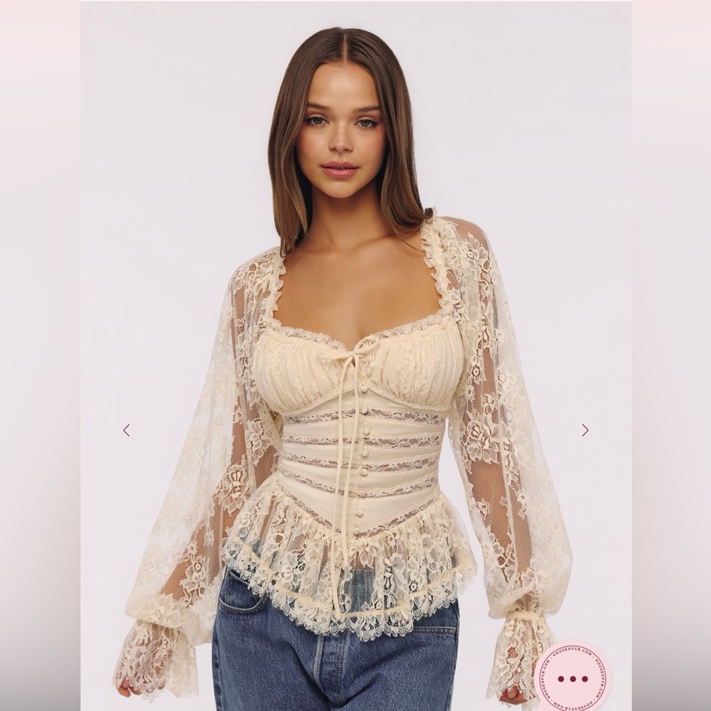 House of CB CARA Vintage Ivory Long Sleeve Lace Peplum Top- size small NWOT ๐ค๐๏ธ - Picture 2 of 12